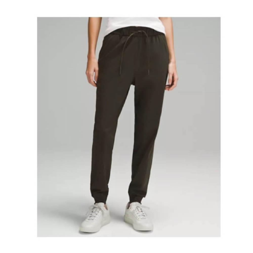 Lululemon Stretch High-Rise Jogger